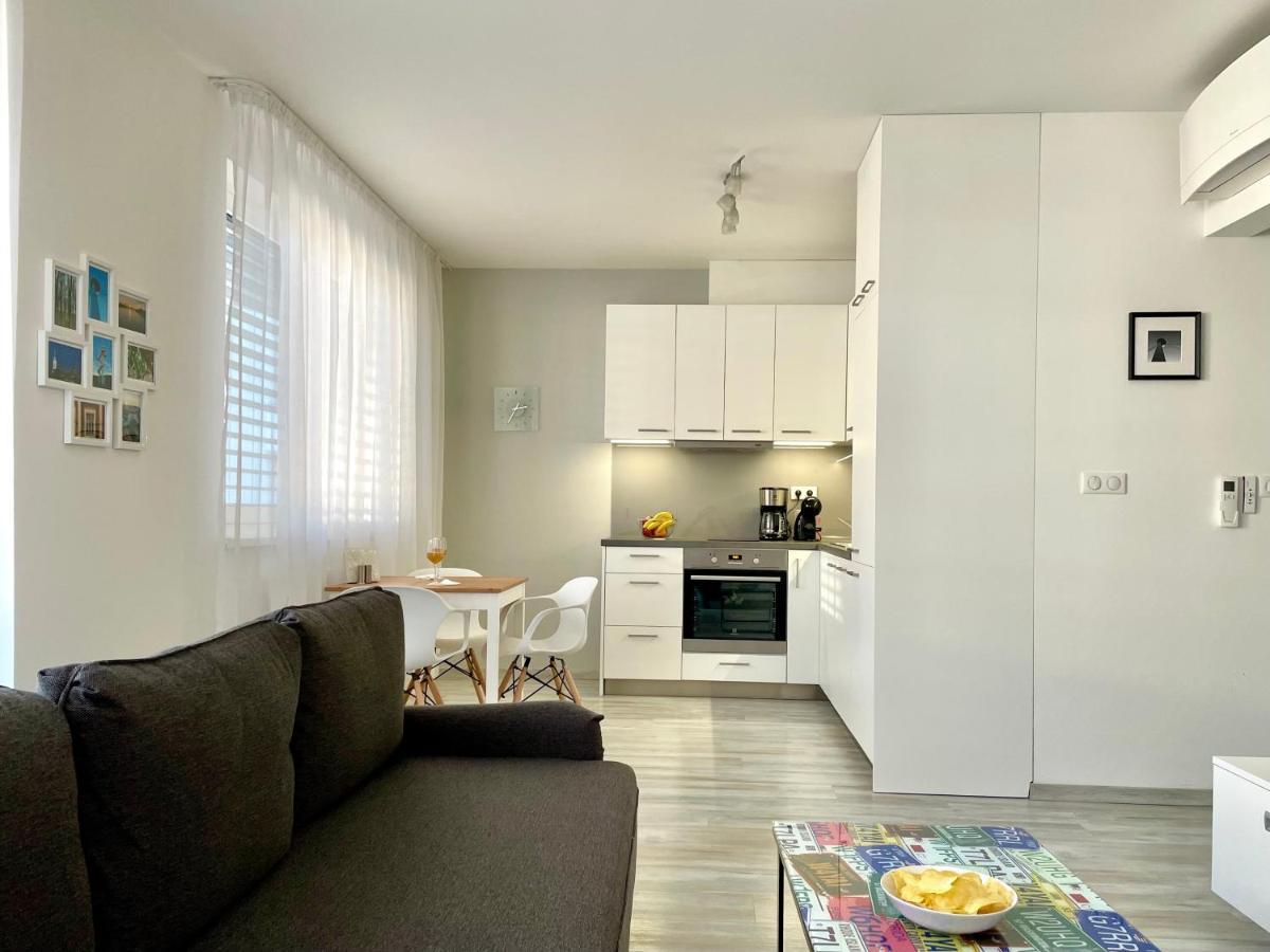 Stein Apartment Братислава Екстериор снимка