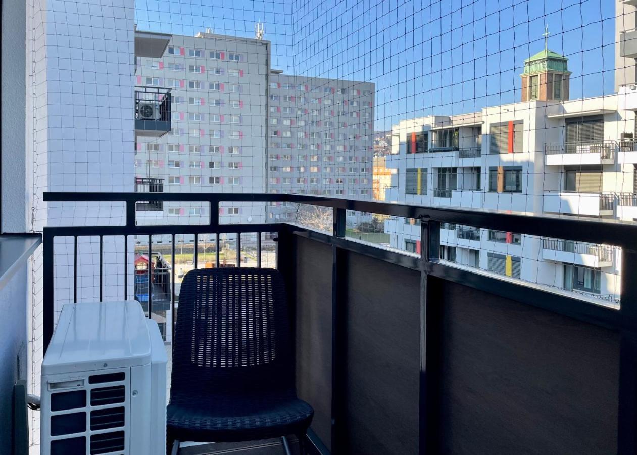 Stein Apartment Братислава Екстериор снимка